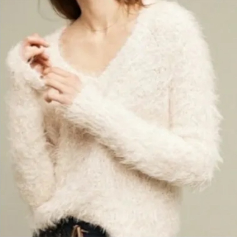Anthropologie Knitted and Knotted Fuzzy V-Neck  Sweater Pullover M Women’s